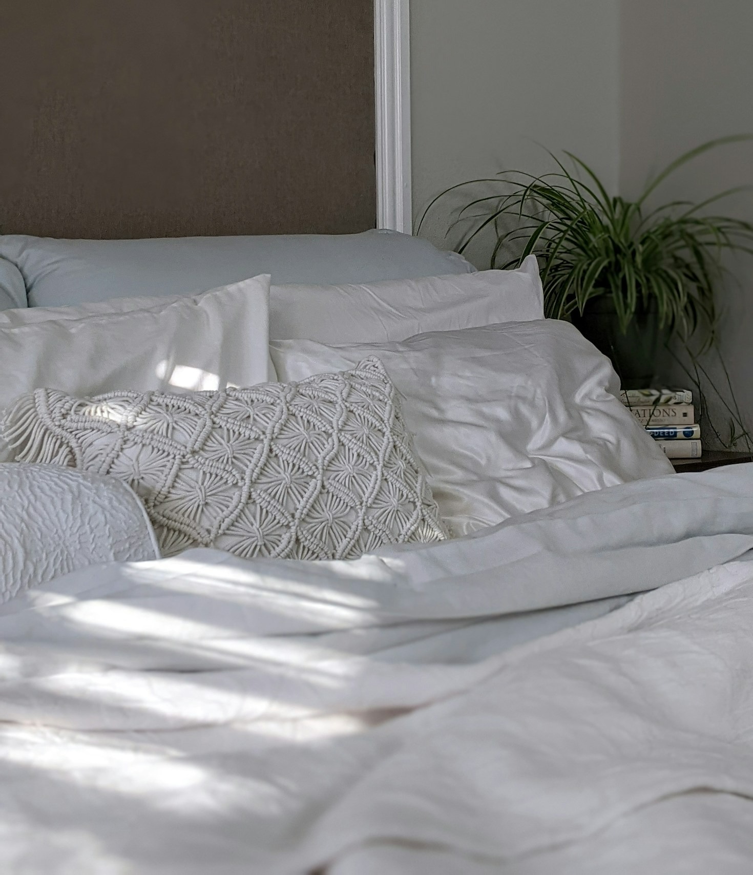 5 Must-Have Bedding Items for Better Sleep